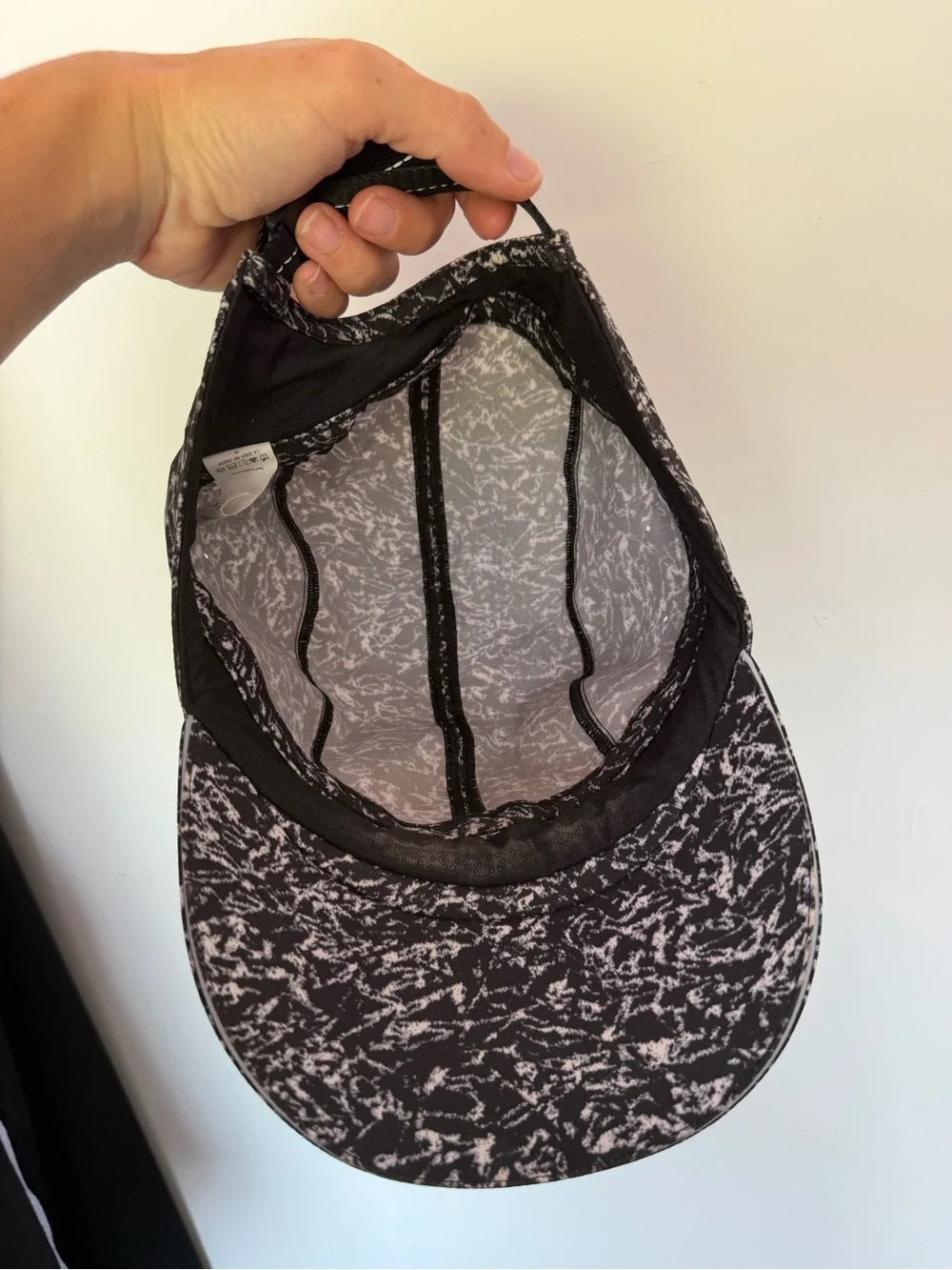 lululemon athletica Black & White Marled Running Cap